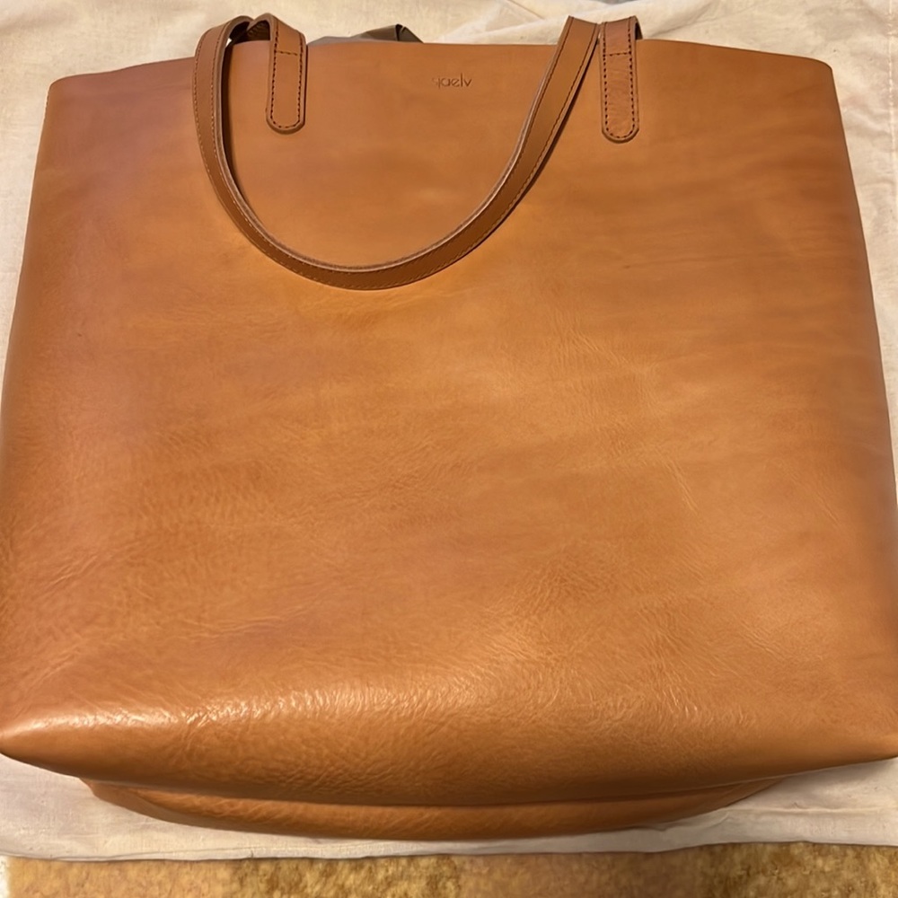 Sjaelv Leather Tote - Picture 10 of 14